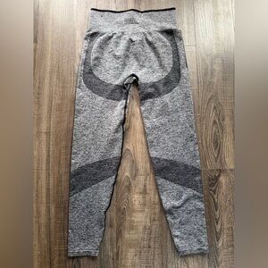 PINK Victoria's Secret Gray Patterned Leggings